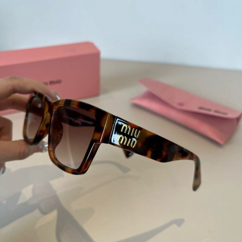 Miu Miu Sunglasses Comfortable 281517