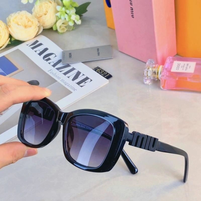 Miu Miu Sunglasses Practical 281535
