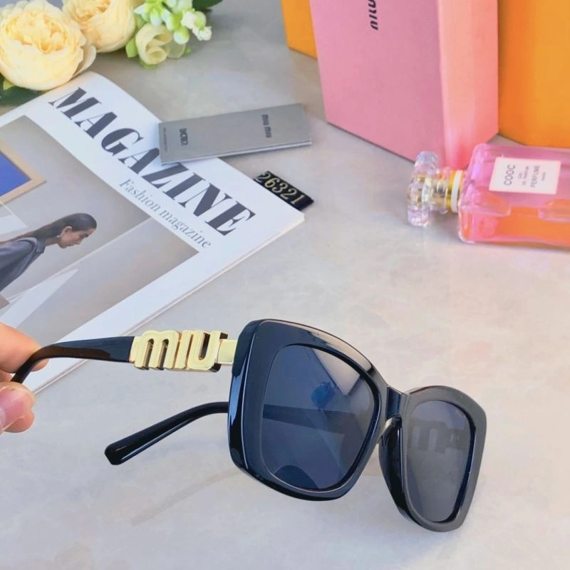 Miu Miu Sunglasses Practical 281535