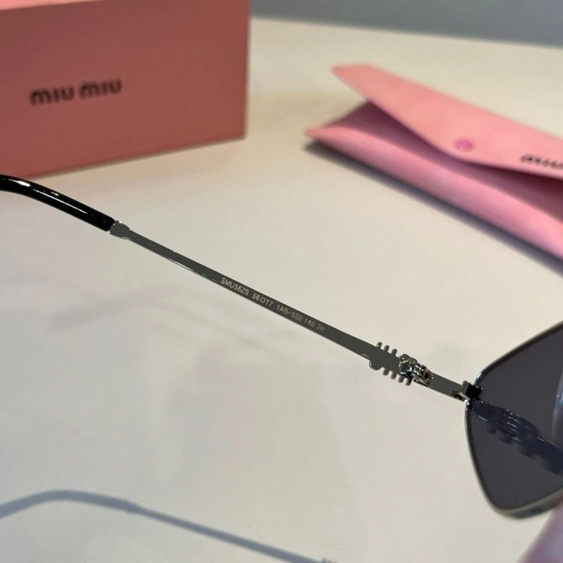 Miu Miu Sunglasses EasyCare 281537