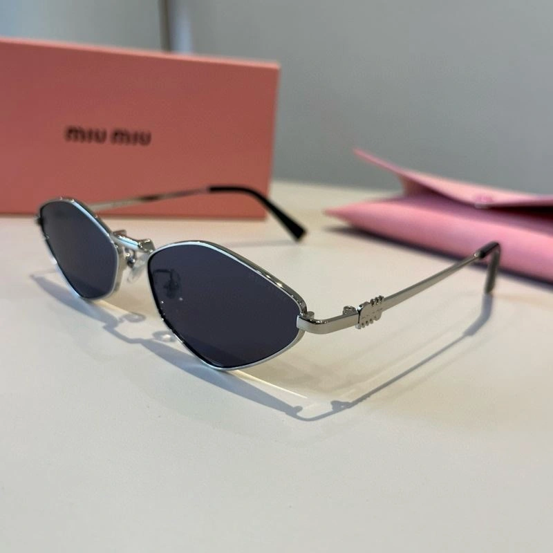 Miu Miu Sunglasses EasyCare 281537