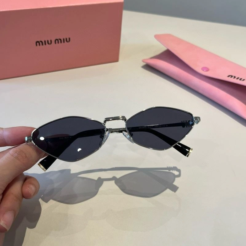 Miu Miu Sunglasses EasyCare 281537