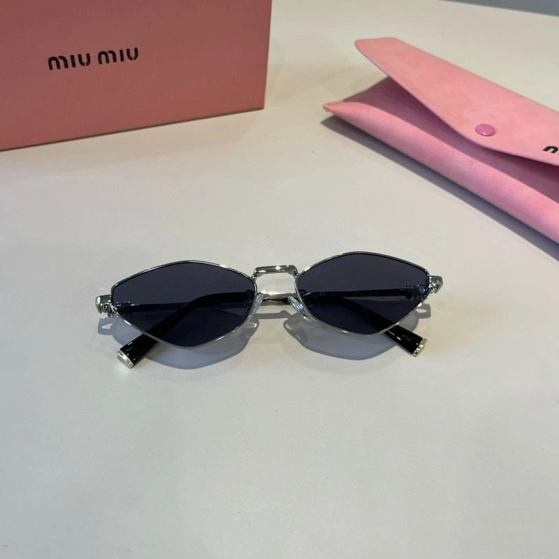Miu Miu Sunglasses EasyCare 281537