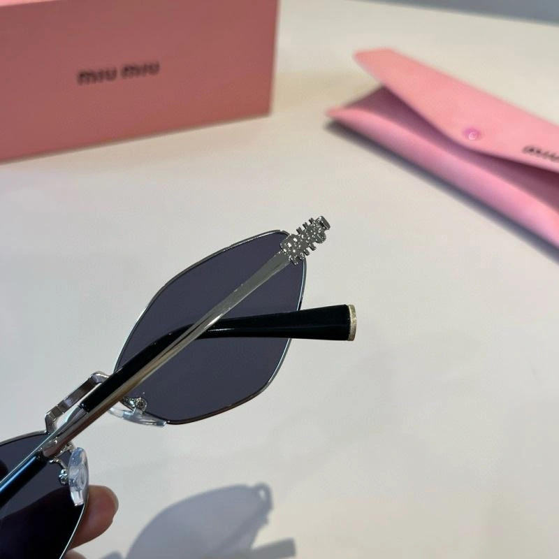 Miu Miu Sunglasses EasyCare 281537