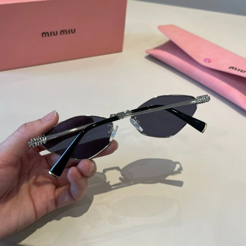 Miu Miu Sunglasses EasyCare 281537