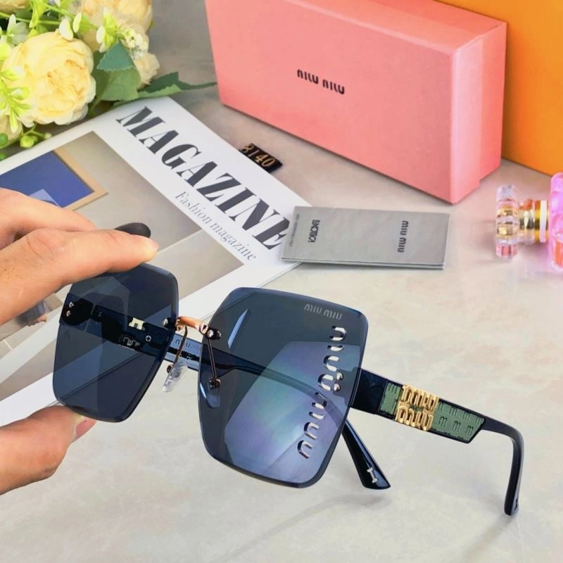 Refined Miu Miu Sunglasses 281540