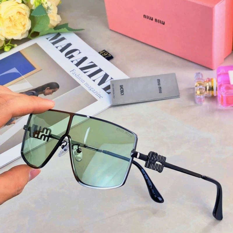 Miu Miu Sunglasses Comfortable 281529