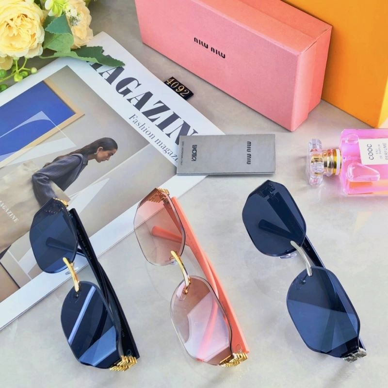 Miu Miu Sunglasses Minimalist 281542