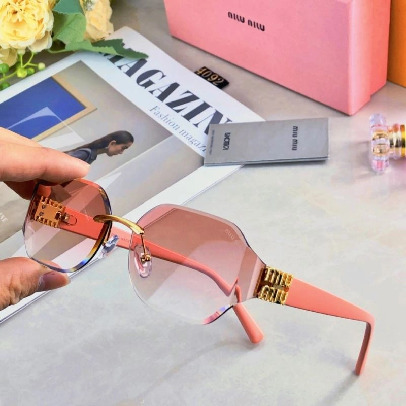 Miu Miu Sunglasses Minimalist 281542