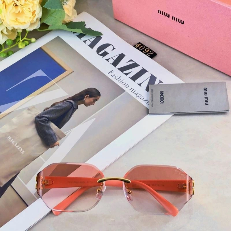 Miu Miu Sunglasses Minimalist 281542