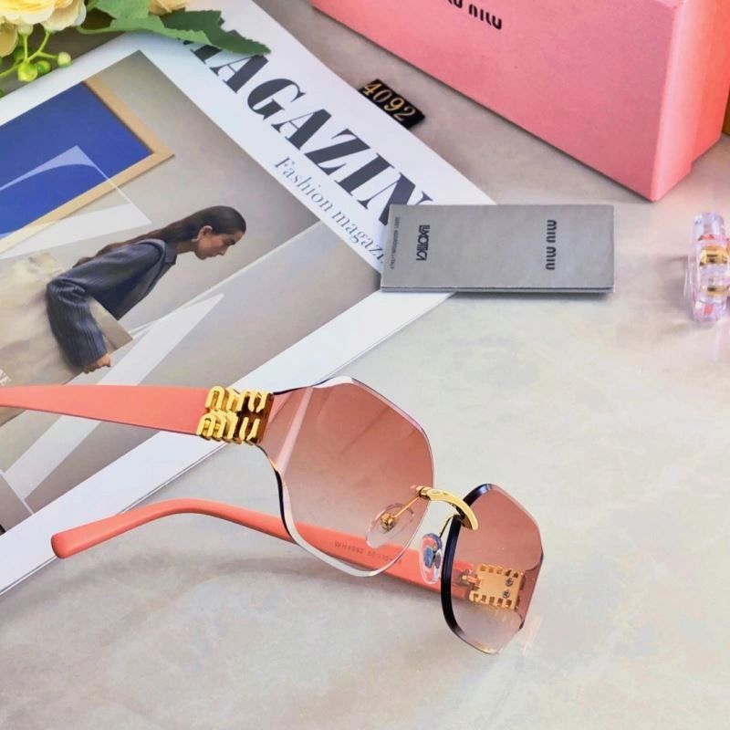 Miu Miu Sunglasses Minimalist 281542