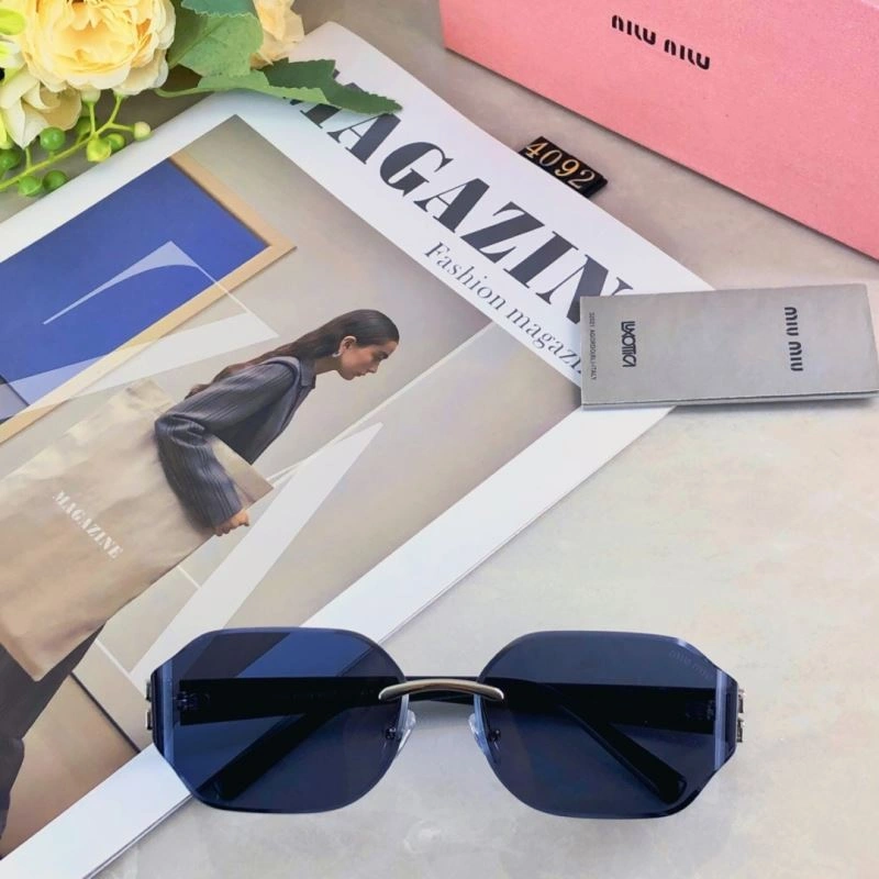 Miu Miu Sunglasses Minimalist 281542