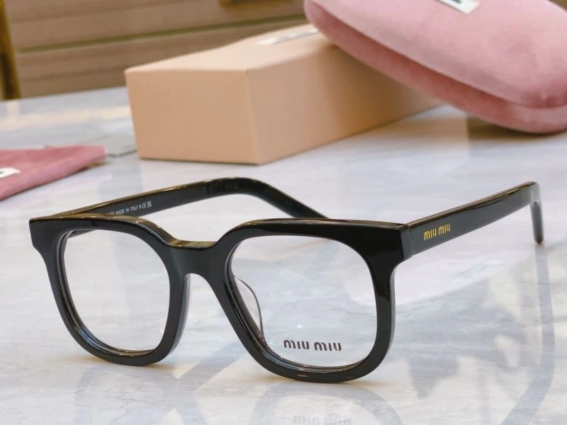 Miu Miu Sunglasses Lightweight 281546