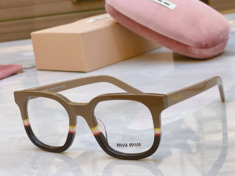 Miu Miu Sunglasses Lightweight 281546