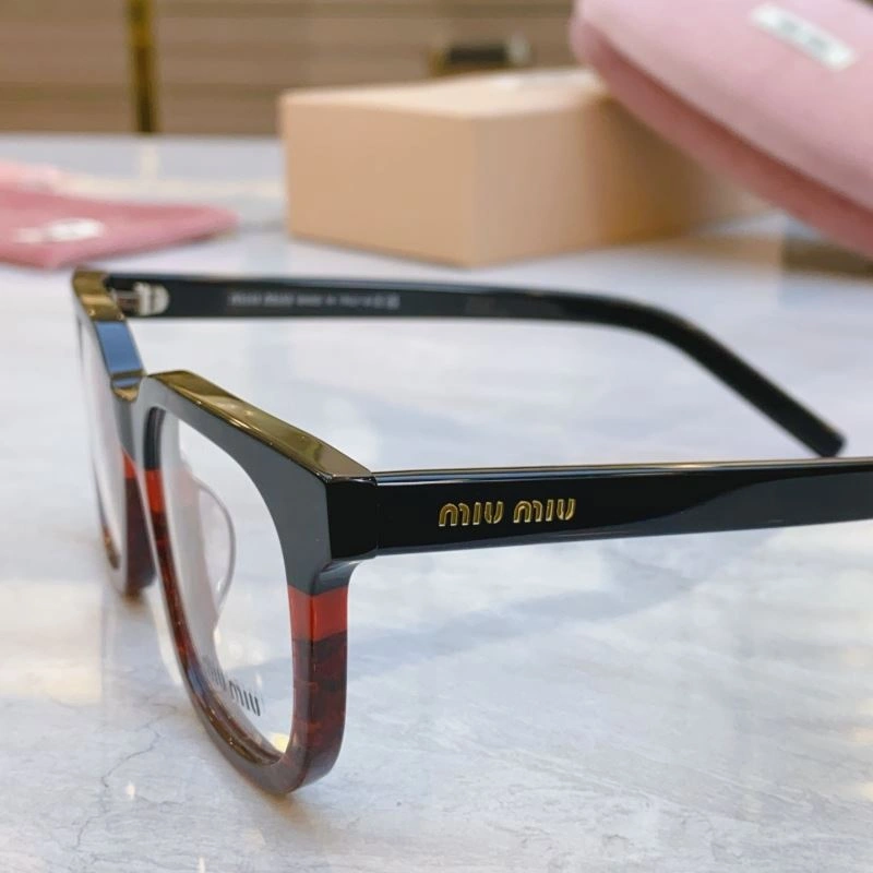 Miu Miu Sunglasses Lightweight 281546