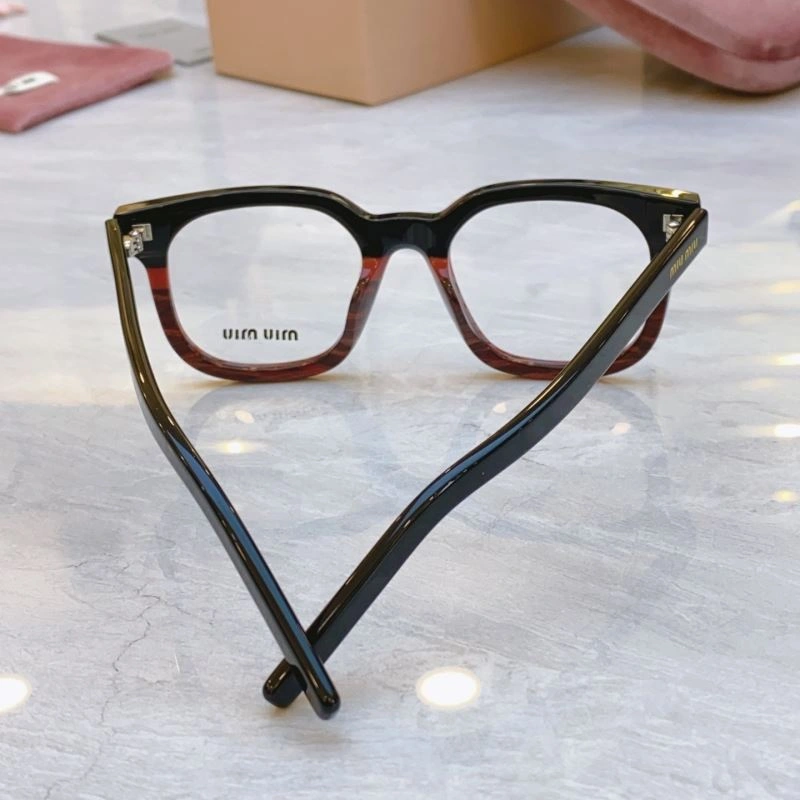 Miu Miu Sunglasses Lightweight 281546