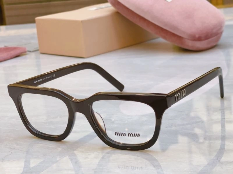 Sleek Miu Miu Sunglasses 281524