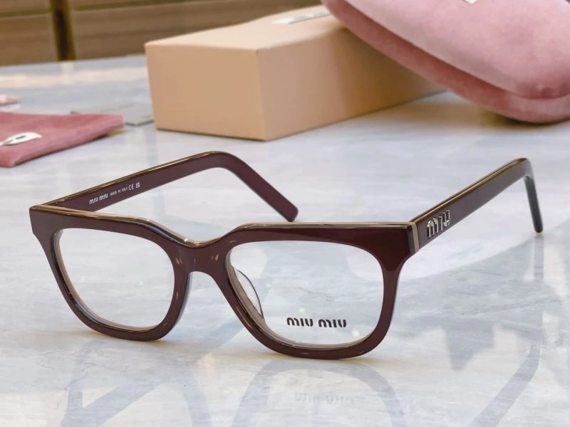 Sleek Miu Miu Sunglasses 281524