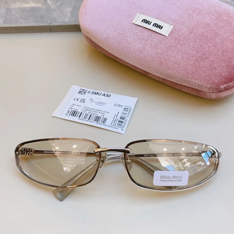 Functional Miu Miu Sunglasses 281516