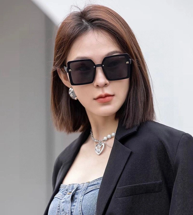 Unisex Miu Miu Sunglasses 281512