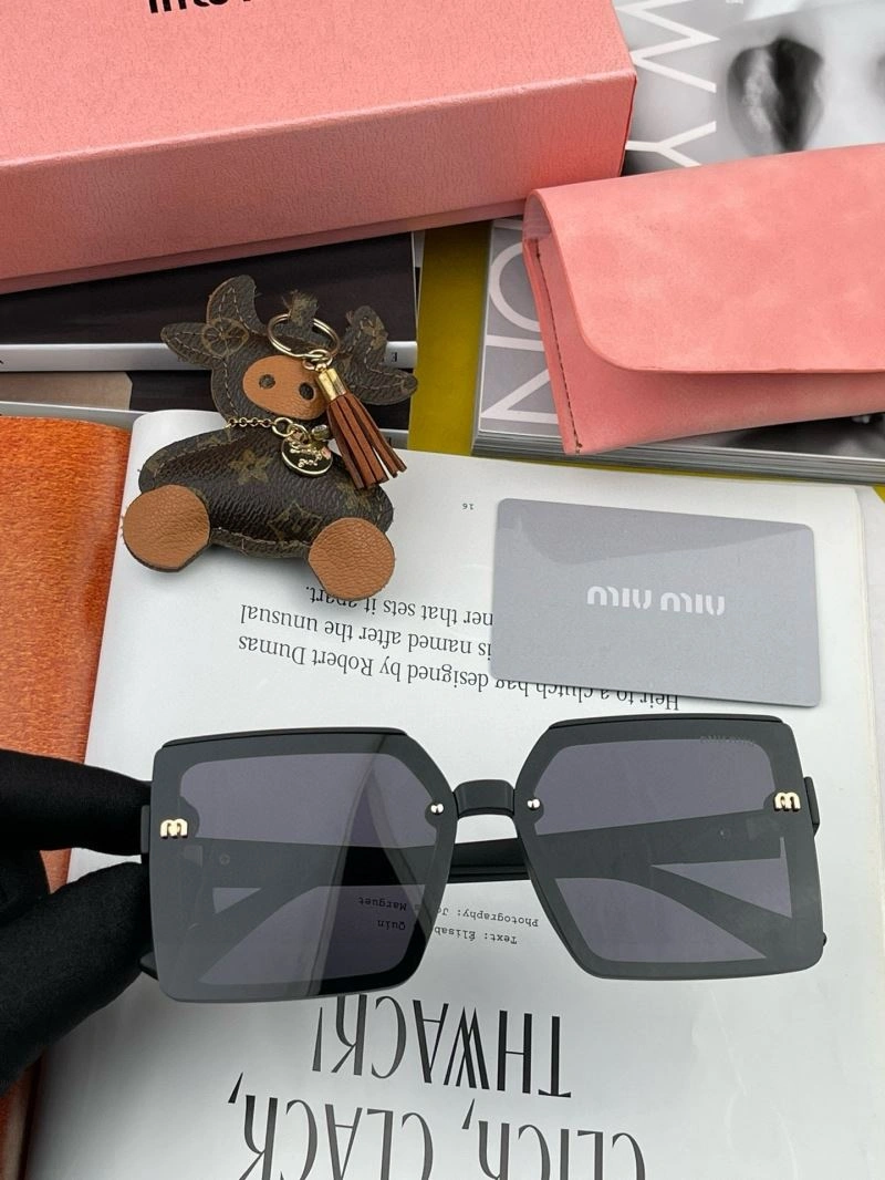 Unisex Miu Miu Sunglasses 281512