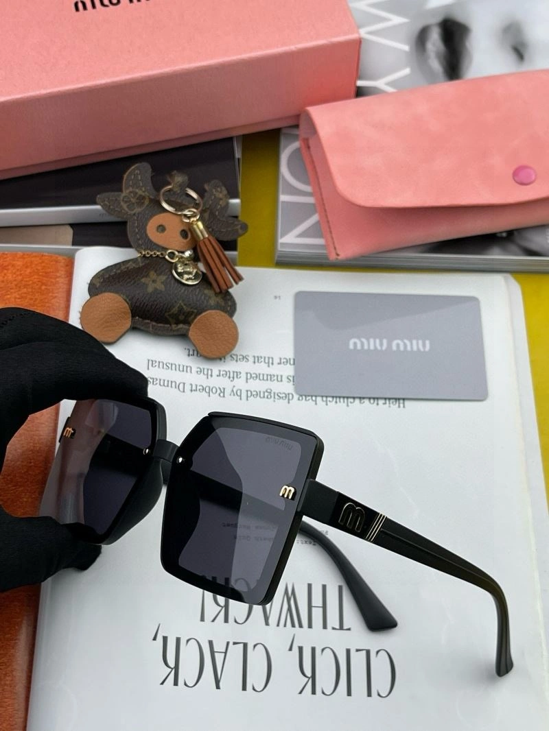 Unisex Miu Miu Sunglasses 281512
