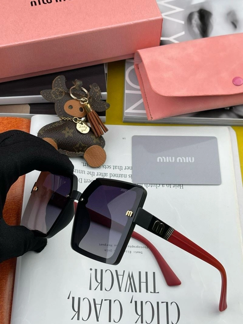 Unisex Miu Miu Sunglasses 281512