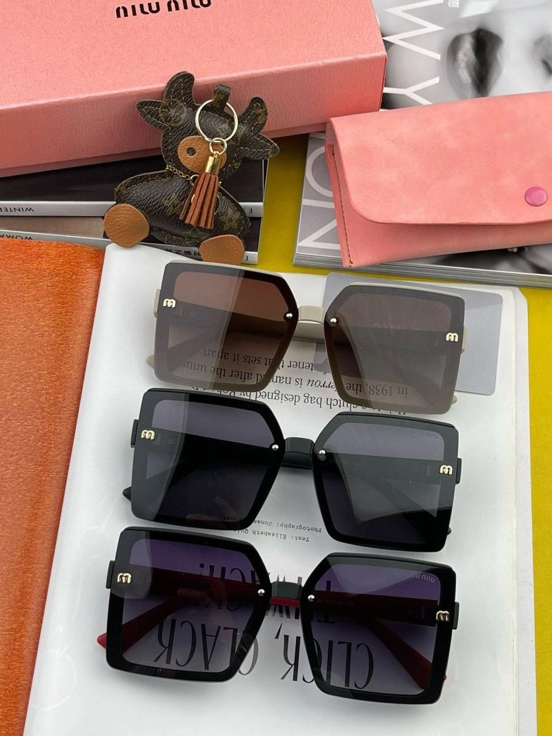 Unisex Miu Miu Sunglasses 281512