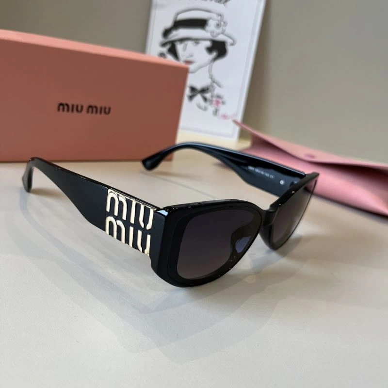 Miu Miu Sunglasses Chic 281500