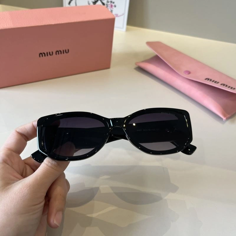 Miu Miu Sunglasses Chic 281500