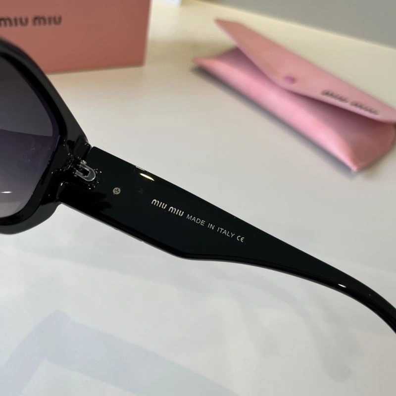 Miu Miu Sunglasses Chic 281500