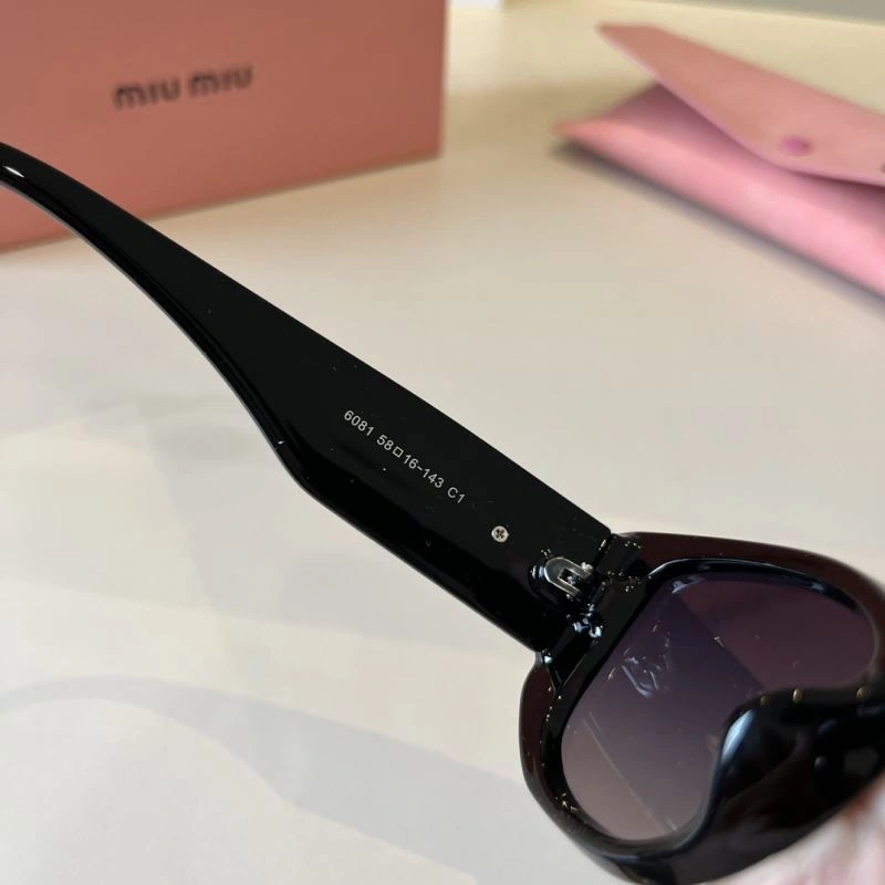 Miu Miu Sunglasses Chic 281500