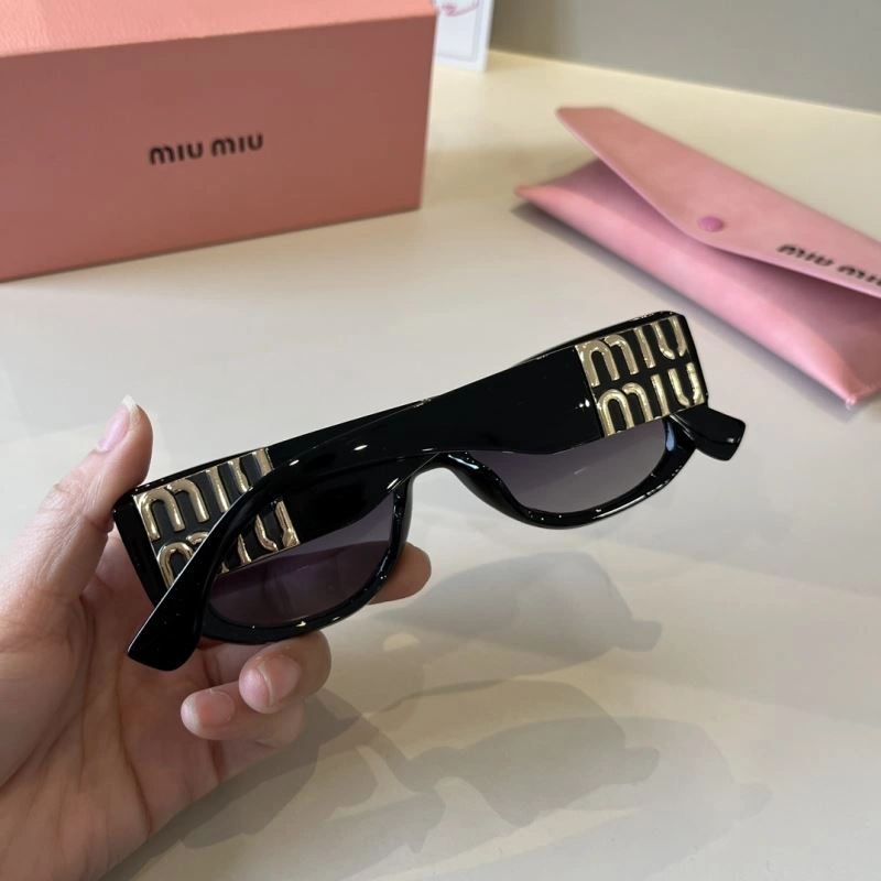 Miu Miu Sunglasses Chic 281500