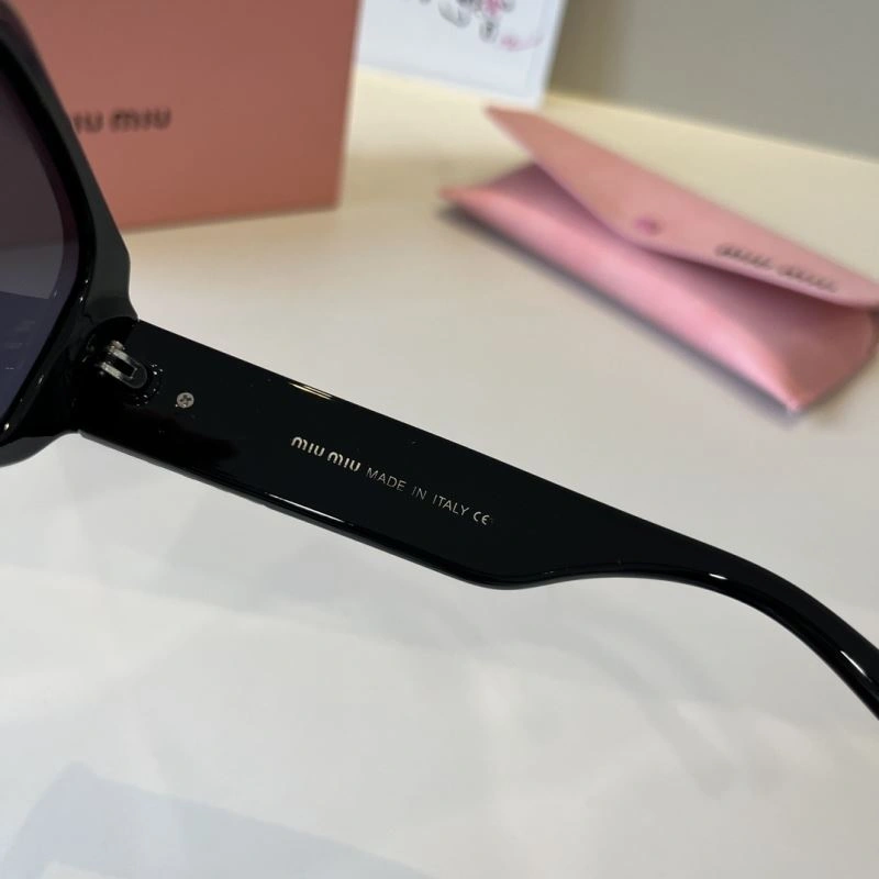 Miu Miu Sunglasses MoistureWicking 281494