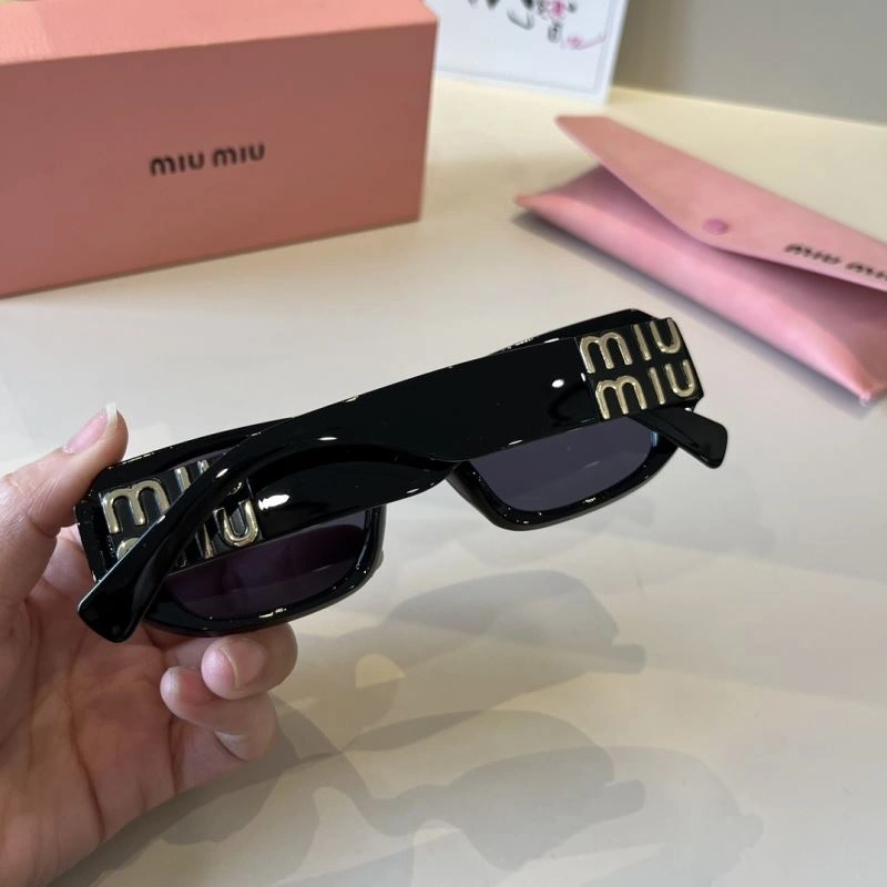 Miu Miu Sunglasses MoistureWicking 281494