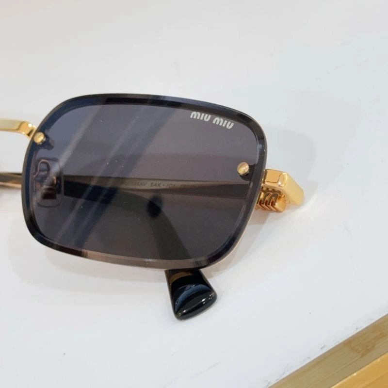 Refined Miu Miu Sunglasses 281714