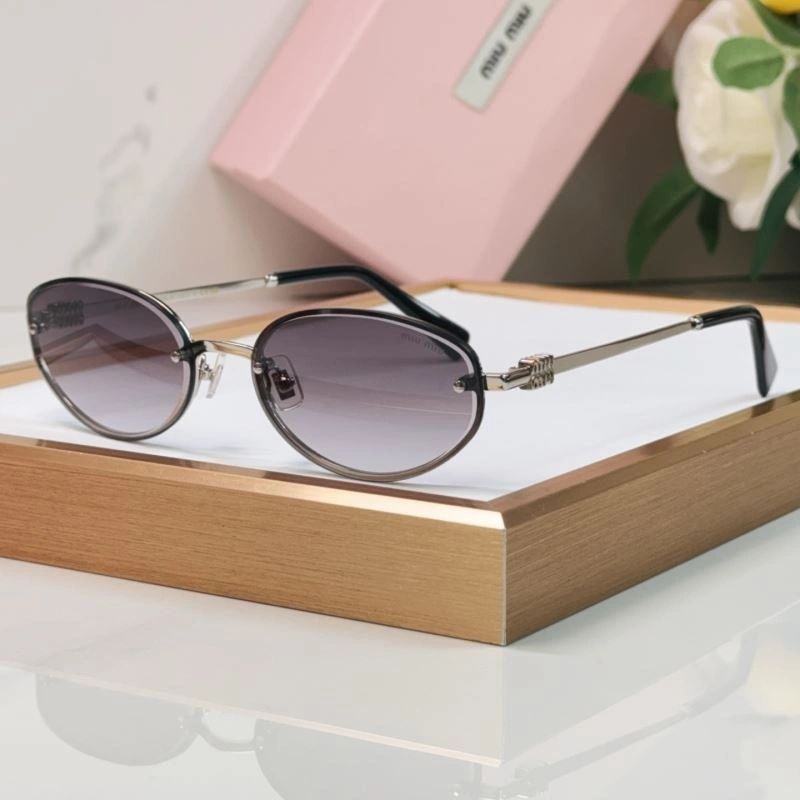 Casual Miu Miu Sunglasses 281698