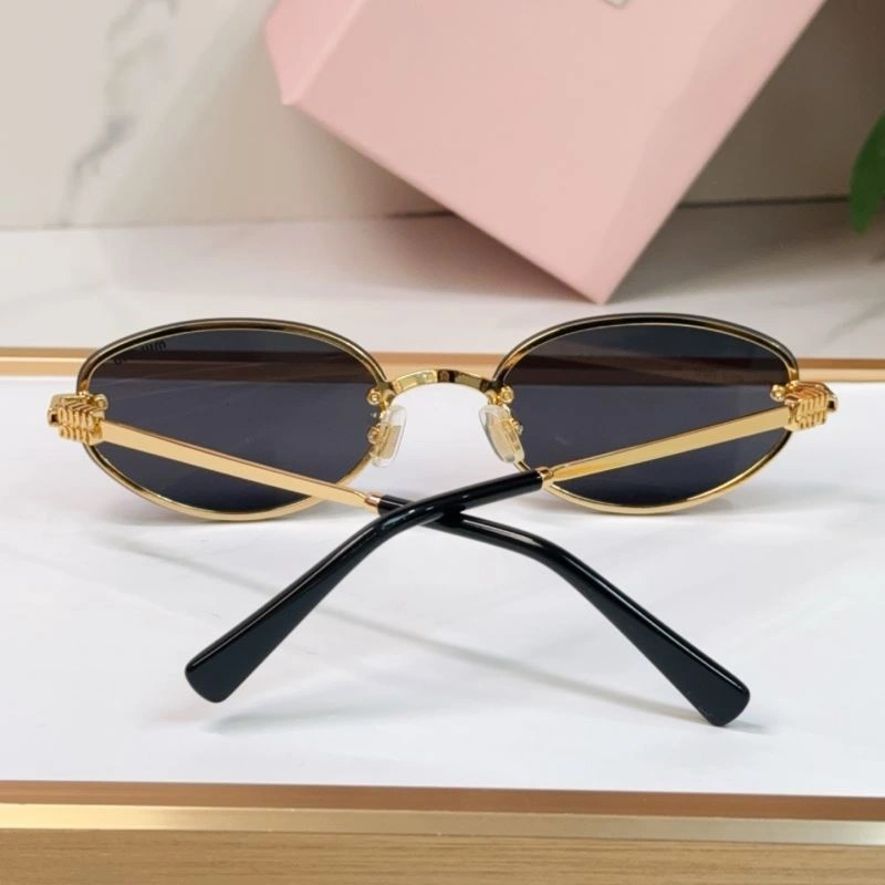 Casual Miu Miu Sunglasses 281698