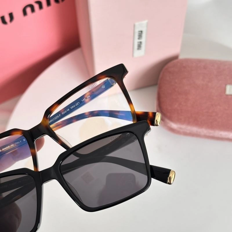 Miu Miu Sunglasses Effortless 281703
