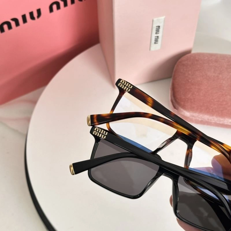 Miu Miu Sunglasses Effortless 281703