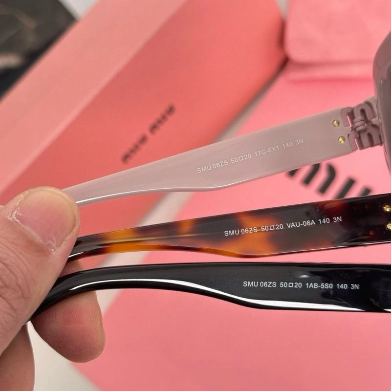 Miu Miu Sunglasses Attractive 281692