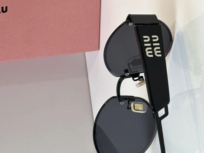 ModernLook Miu Miu Sunglasses 281700