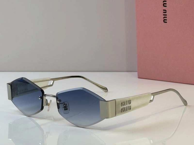 Sporty Miu Miu Sunglasses 281687