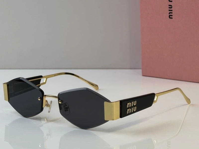 Sporty Miu Miu Sunglasses 281687