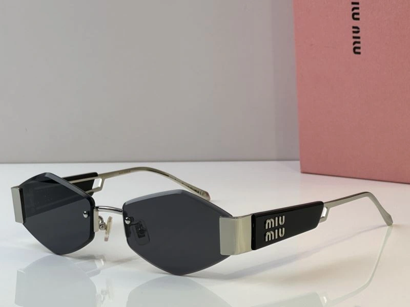 Sporty Miu Miu Sunglasses 281687