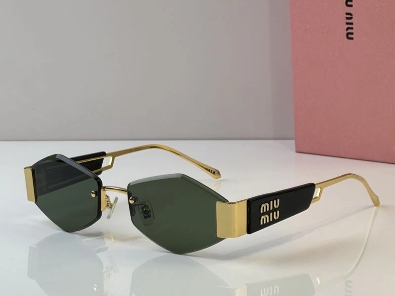 Sporty Miu Miu Sunglasses 281687