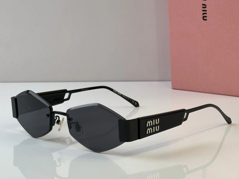 Sporty Miu Miu Sunglasses 281687