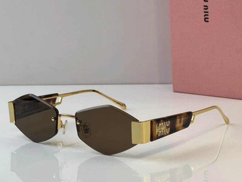 Sporty Miu Miu Sunglasses 281687