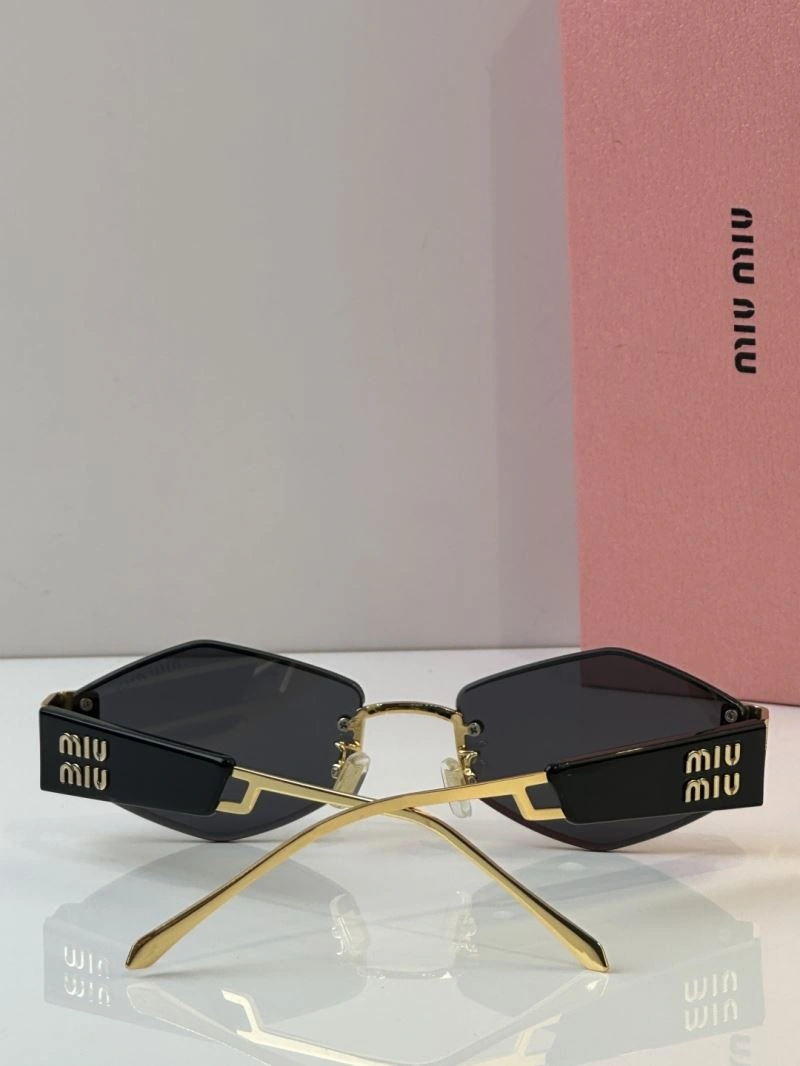 Sporty Miu Miu Sunglasses 281687
