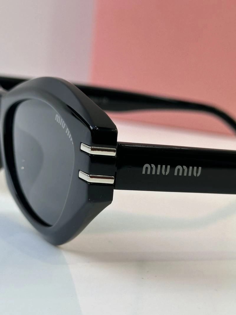 Miu Miu Sunglasses MultiPurpose 281704
